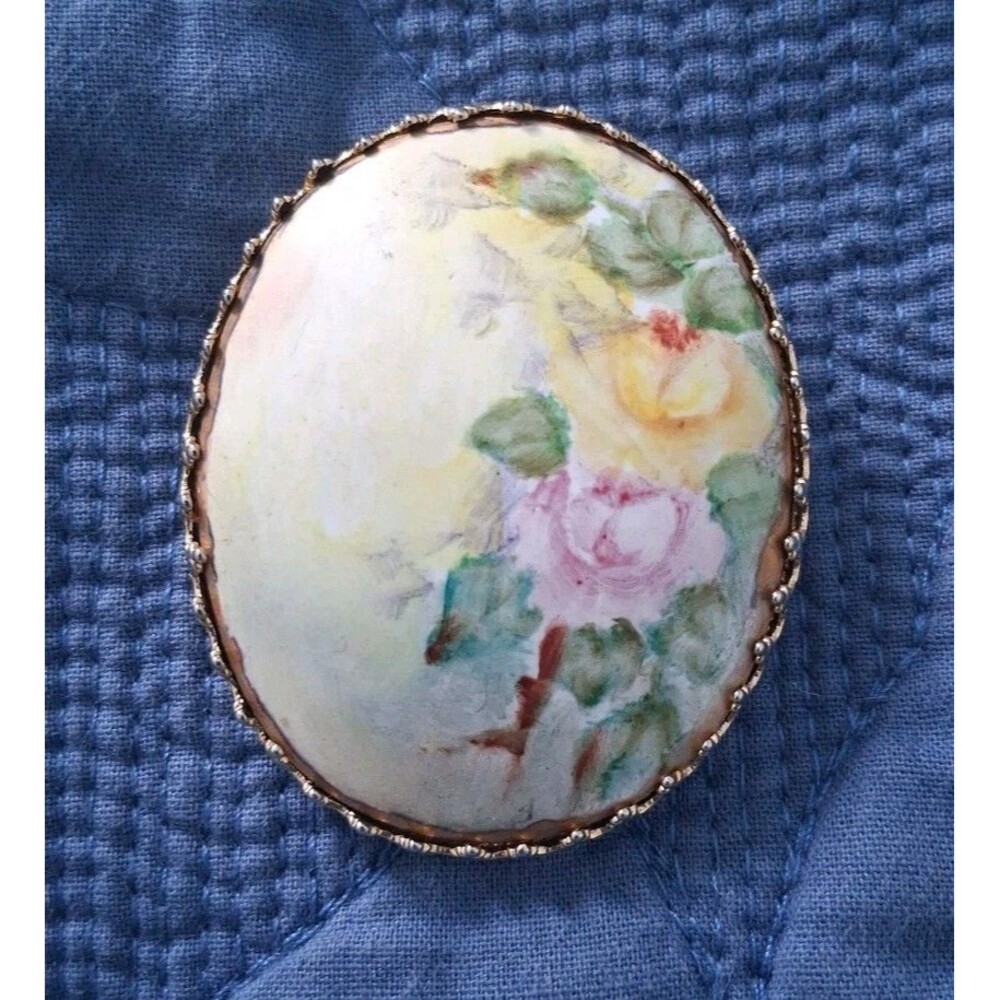 Vtg 70s Victorian Hand Painted Porcelain Cameo Pin Brooch Florals Gold Tone